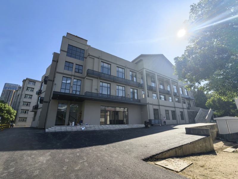 13号教学楼完工现场图片
